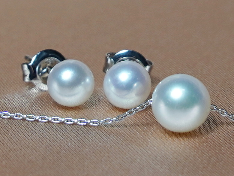 Pravé biele sladkovodné perly kombinované so zlatom FPSET095AAAwW